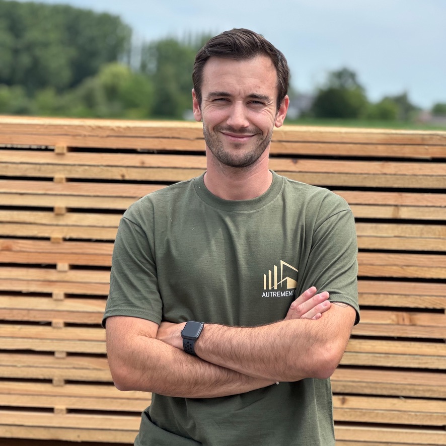 Thomas-Galand--Fondateur -autrement -bois Thomas Galand, fondateur d’Autrement Bois, spécialiste des extensions maison en bois dans la Pévèle